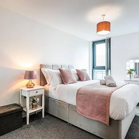 Stylish 2 Bed 87 - Centre, Free Parking, Alexa, Espresso Machine & Netflix - Hosted By Host Save