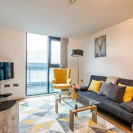 Stylish 2 Bed 87 - Centre, Free Parking, Alexa, Espresso Machine & Netflix - Hosted By Host Save Apartment *