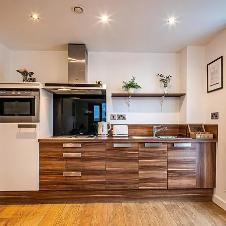 Stylish 2 Bed 87 - Centre, Free Parking, Alexa, Espresso Machine & Netflix - Hosted By Host Save * Sheffield