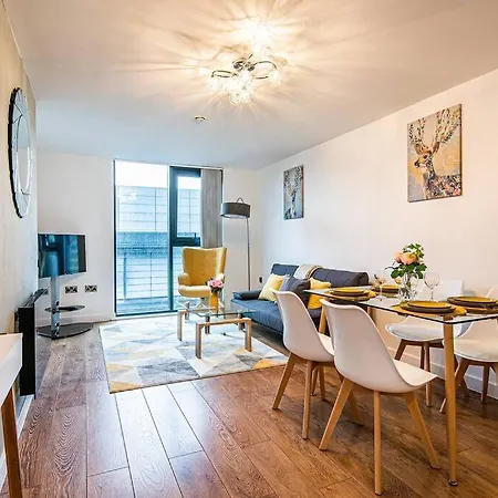 Stylish 2 Bed 87 - Centre, Free Parking, Alexa, Espresso Machine & Netflix - Hosted By Host Save Apartment Sheffield