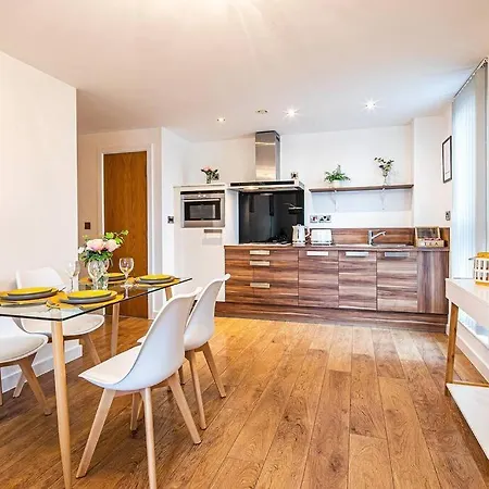 Stylish 2 Bed 87 - Centre, Free Parking, Alexa, Espresso Machine & Netflix - Hosted By Host Save * Sheffield
